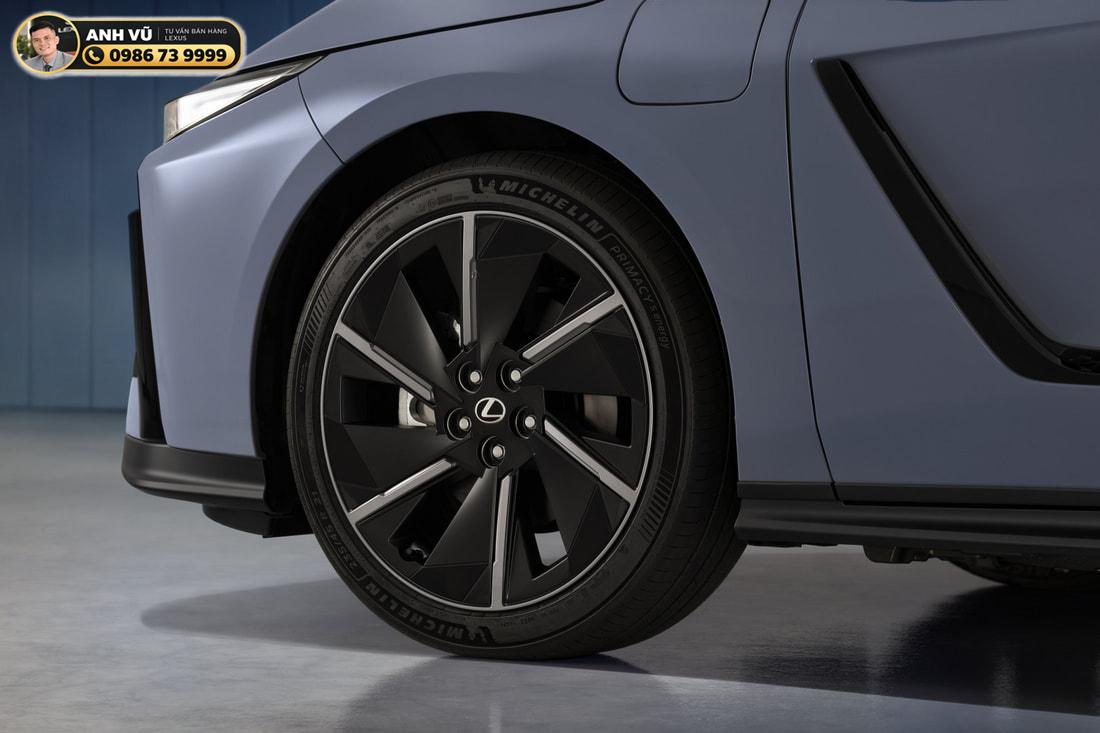 Giá niêm yết và giá lăn bánh Lexus ES500e: Sedan điện hạng sang đáng mua nhất 2026 4 Vì sao Lexus ES500e được đánh giá “đáng mua nhất 2026”?